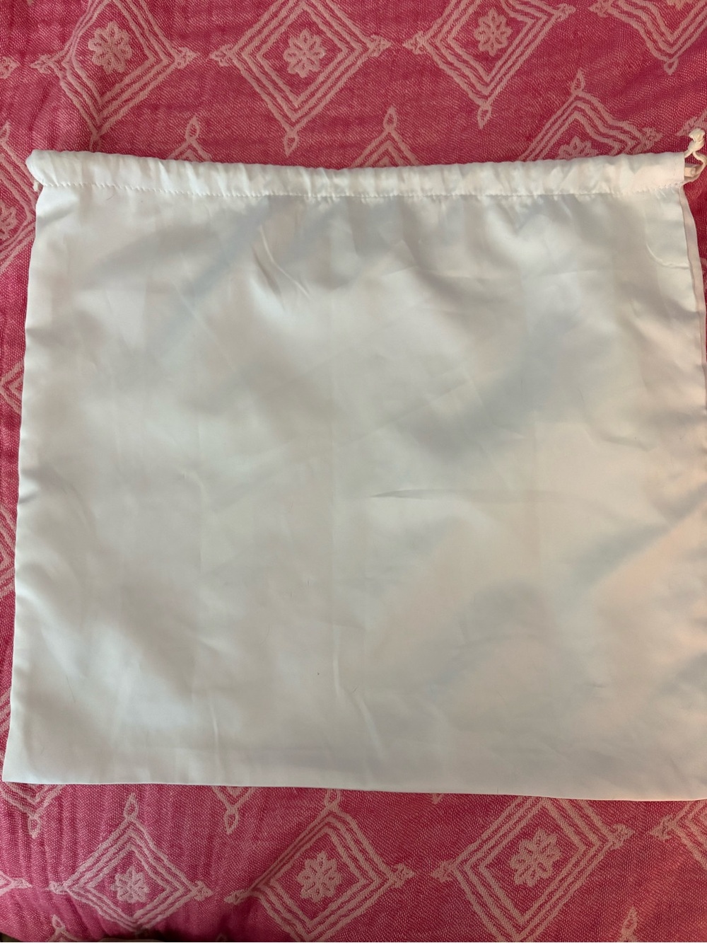Michael Kors Silky White Drawstring Storage Bag with Gray Logo - Picture 2 of 2